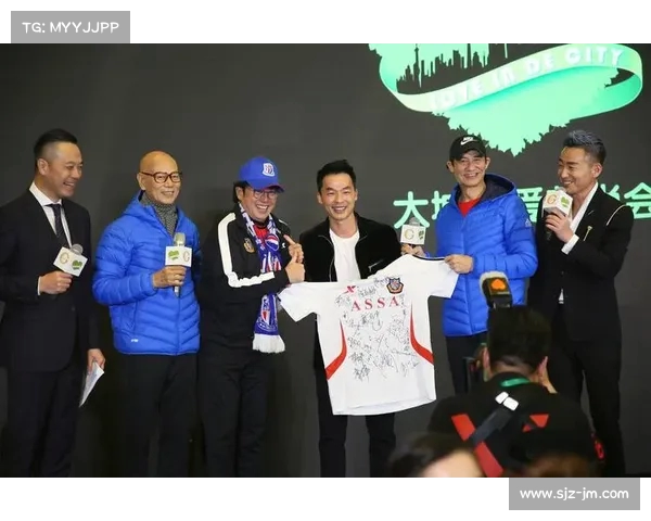 足球明星慈善活动,温暖赛场外 足球明星慈善活动,温暖赛场外